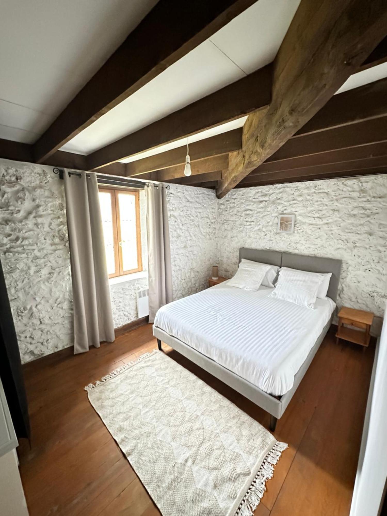 Вилла Domaine De La Roche Chabrelle Saint-Just  Экстерьер фото